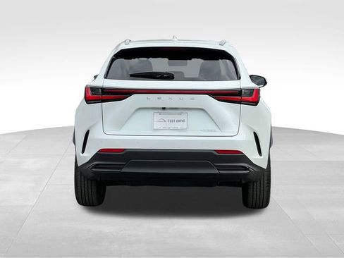 Used 2025 Lexus NX 250 FWD w/ Premium Package image 4
