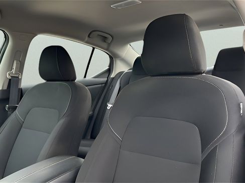 Used 2025 Nissan Sentra S image 17