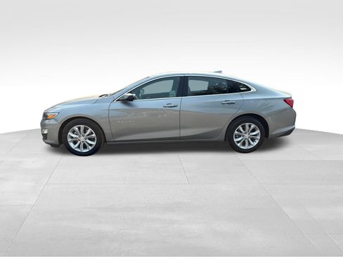 Used 2024 Chevrolet Malibu LT FWD image 2