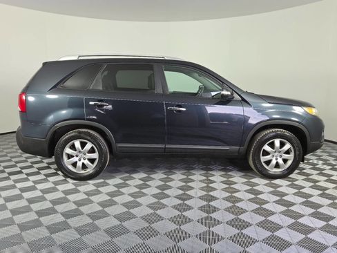 Used 2012 Kia Sorento LX w/ Convenience Pkg FWD image 8