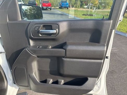 Used 2023 Chevrolet Silverado 1500 Custom image 12
