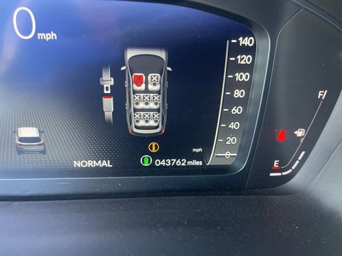 Used 2025 Honda Pilot Black Edition image 5