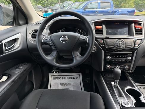 Used 2020 Nissan Pathfinder S AWD/4WD image 15