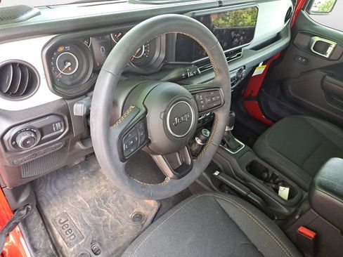 Used 2024 Jeep Wrangler Unlimited Sport AWD/4WD image 12