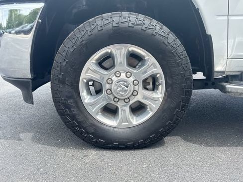 Used 2025 RAM 2500 Big Horn AWD/4WD image 4
