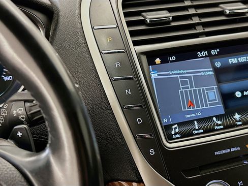 Used 2017 Lincoln MKX Select w/ Select Plus Package FWD image 25