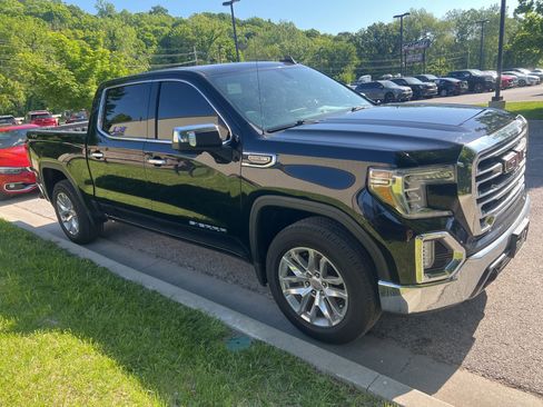 Used 2019 GMC Sierra 1500 SLT w/ SLT Convenience Package AWD/4WD image 3