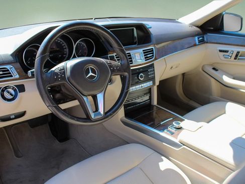 Used 2016 Mercedes-Benz E 350 4MATIC Wagon image 2