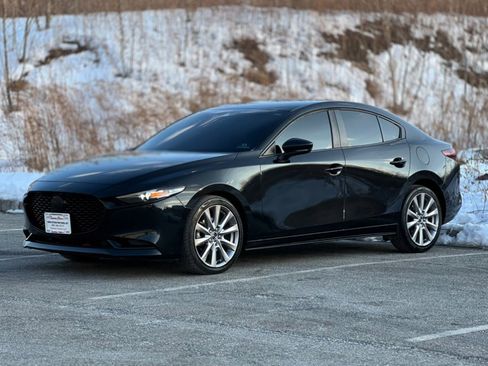 Used 2020 MAZDA MAZDA3 AWD Sedan w/ Preferred Package image 4