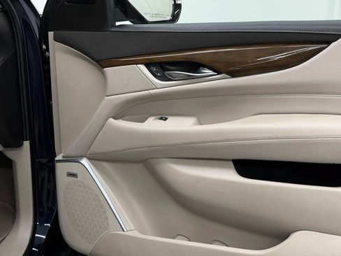 Used 2019 Cadillac Escalade Luxury RWD image 76