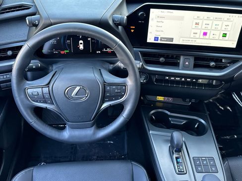Certified 2025 Lexus UX 300h FWD w/ Accessory Package (Z2) image 27