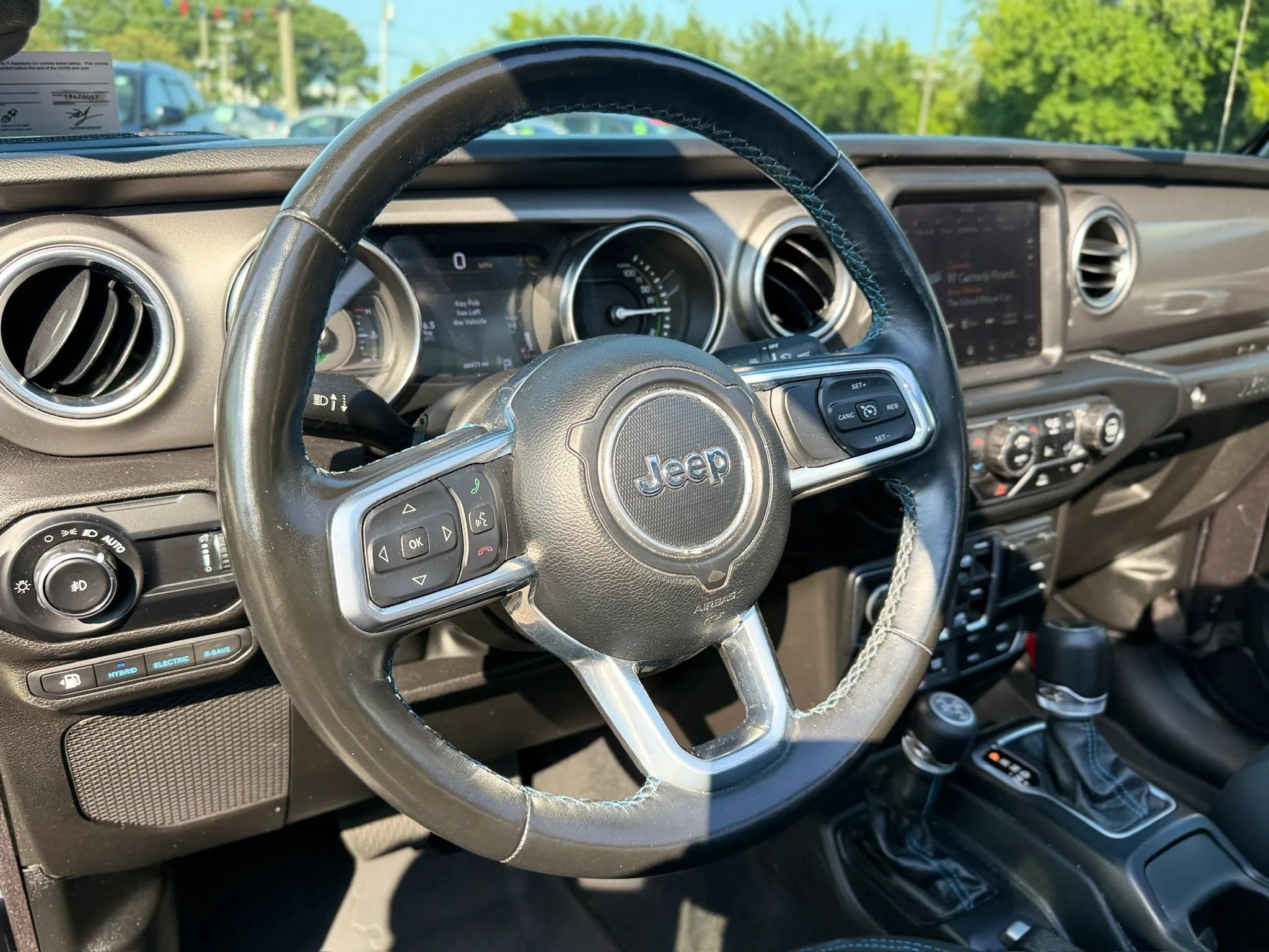 Used 2023 Jeep Wrangler Unlimited Rubicon 4xe w/ Cold Weather Group AWD/4WD image 30