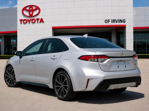Used 2023 Toyota Corolla SE FWD image 4