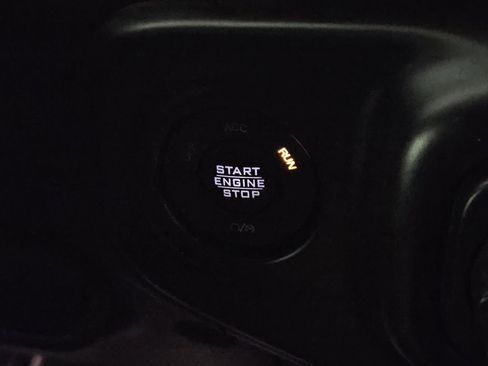 Used 2018 Jeep Wrangler Unlimited Rubicon image 18