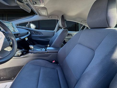 Used 2023 Toyota Prius LE image 2