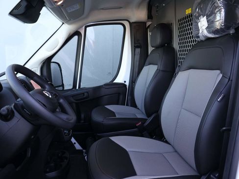Used 2025 RAM ProMaster 2500 w/ Convenience Group image 9