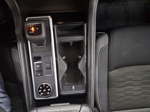 Used 2025 Nissan Pathfinder SV AWD/4WD image 20