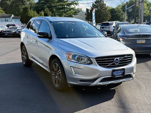 Used 2017 Volvo XC60 T5 Dynamic w/ Preferred Option Package FWD image 5