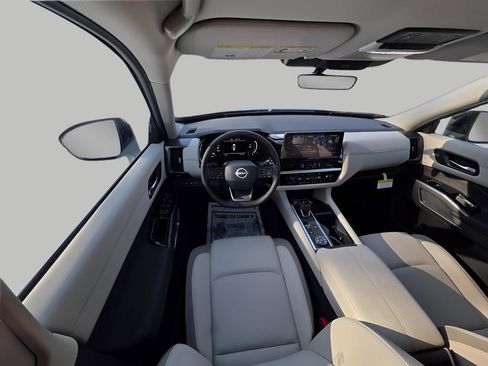 New 2026 Nissan Pathfinder SL image 16