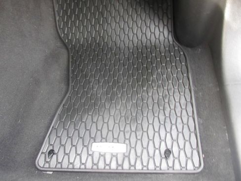 Used 2019 Jaguar F-PACE Premium image 45