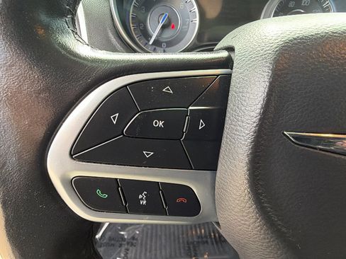 Used 2020 Chrysler 300 Touring w/ Sport Appearance Package image 26