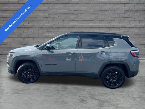 Used 2023 Jeep Compass Latitude w/ Convenience Group AWD/4WD image 2