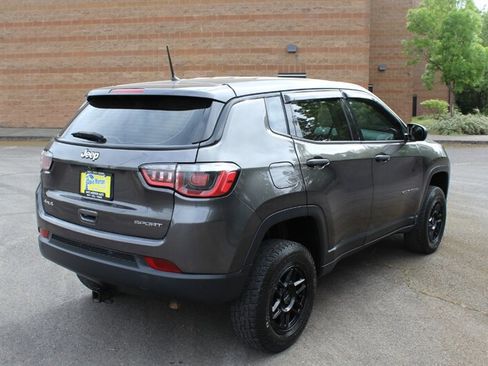 Used 2018 Jeep Compass Sport w/ Cold Weather Group AWD/4WD image 4