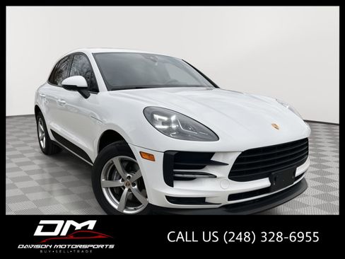 Used 2021 Porsche Macan w/ Premium Package image 1