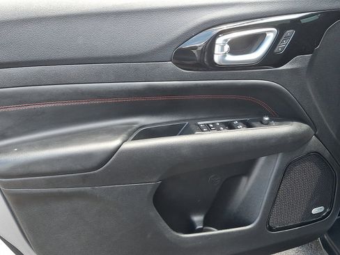 Certified 2022 Jeep Compass Trailhawk w/ Trailhawk Elite Group AWD/4WD image 12