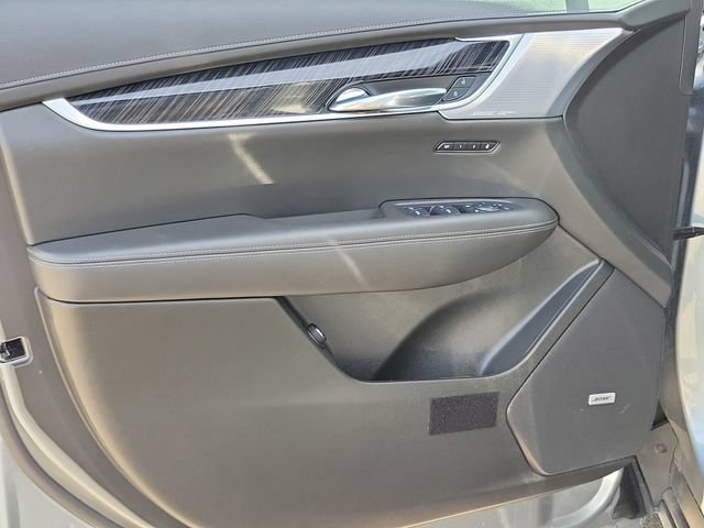 Used 2025 Cadillac XT6 Premium Luxury AWD/4WD image 27