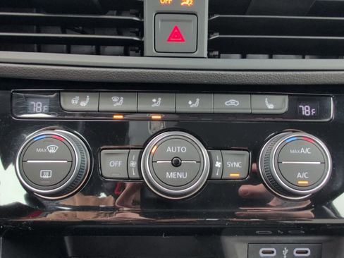 Used 2020 Volkswagen Jetta R-Line w/ R-Line Cold Weather Package image 29