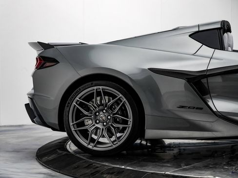 Used 2024 Chevrolet Corvette Z06 image 23