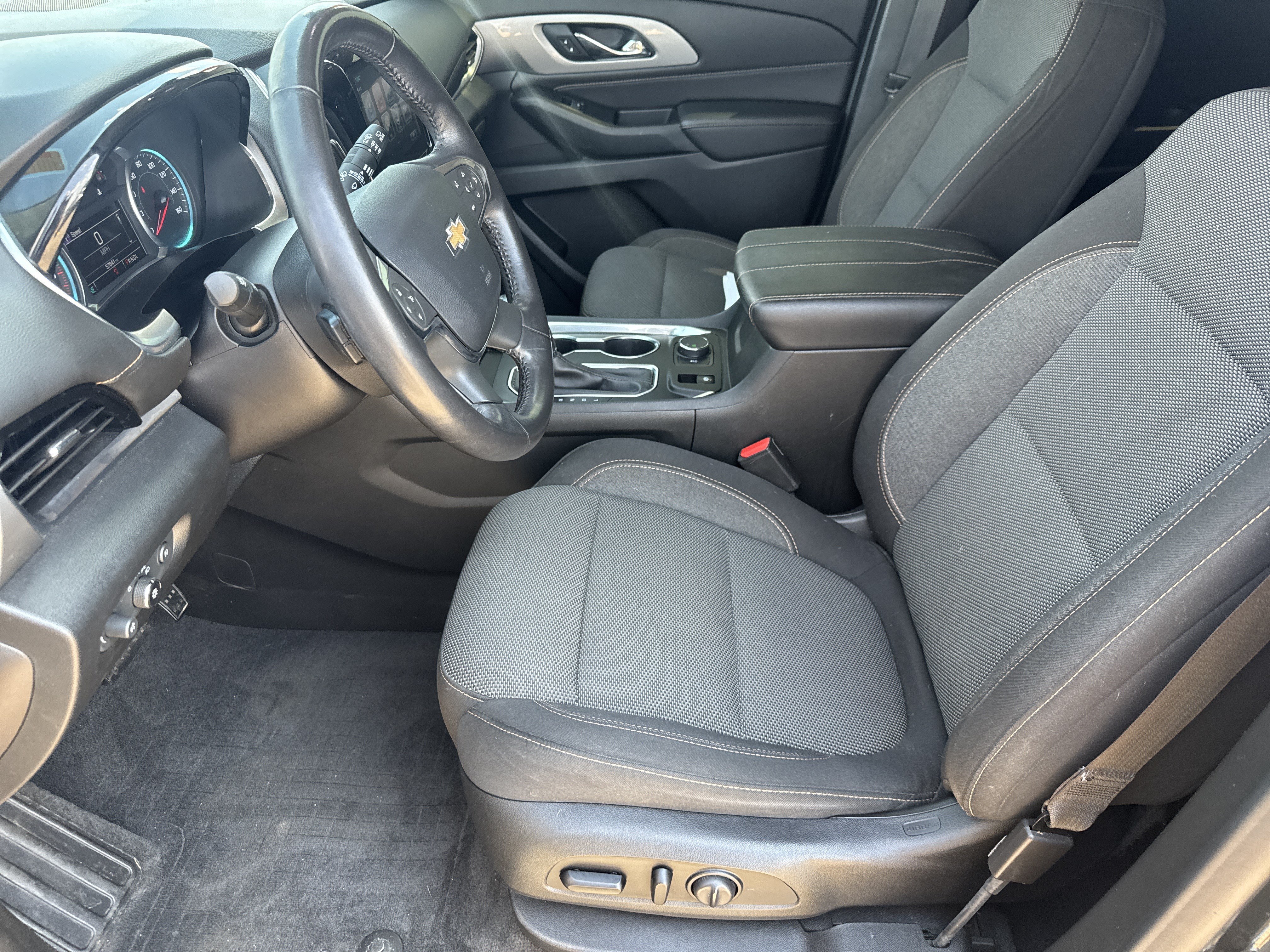 Used 2019 Chevrolet Traverse LT FWD image 5