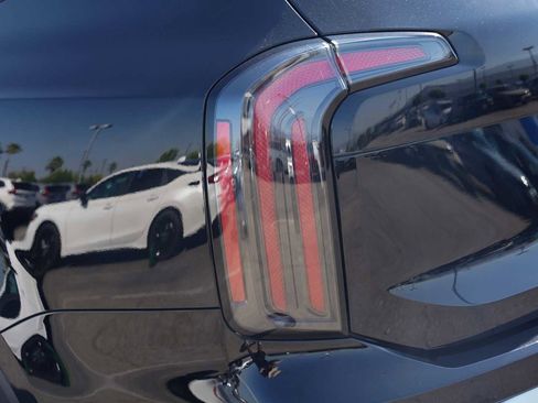 Used 2023 Kia Telluride EX X-Line image 7