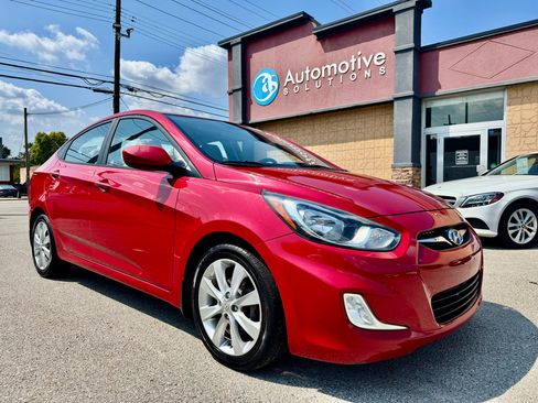 Used 2013 Hyundai Accent GLS w/ Premium Pkg image 2