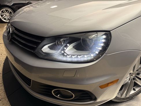 Used 2012 Volkswagen Eos Lux FWD image 18