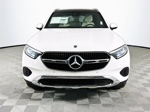 New 2026 Mercedes-Benz GLC 300 GLC 300 image 2
