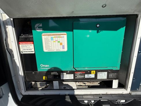 Used 2023 Mercedes-Benz Sprinter 3500 w/ Acoustic Package image 33