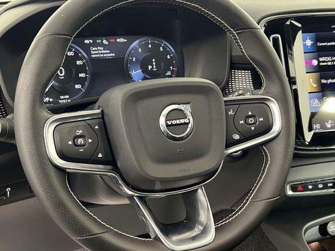 Used 2021 Volvo XC40 T5 R-Design w/ Advanced Package image 13