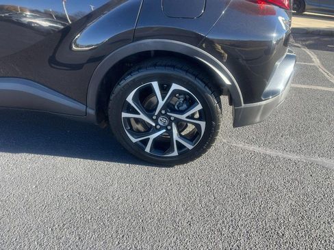 Used 2018 Toyota C-HR XLE image 5