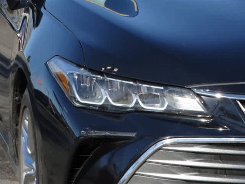 Certified 2019 Toyota Avalon XLE image 5