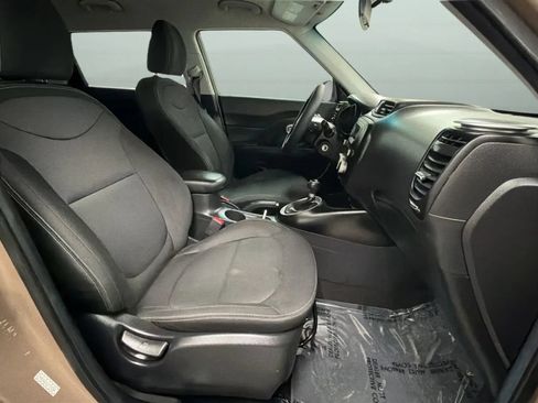 Used 2016 Kia Soul FWD image 20