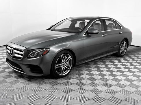 Used 2019 Mercedes-Benz E 450 4MATIC Sedan image 3