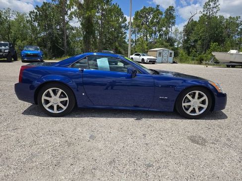 Used 2007 Cadillac XLR RWD image 4