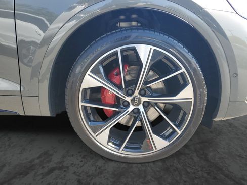 Used 2024 Audi SQ5 Prestige w/ Prestige Package AWD/4WD image 6