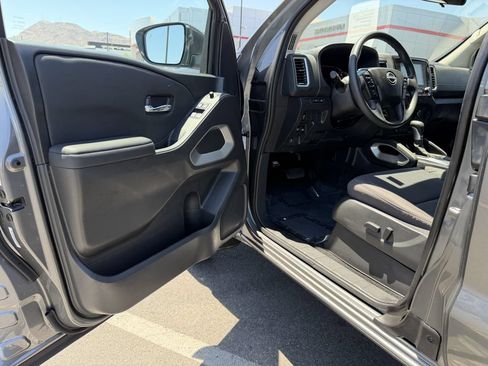 Used 2024 Nissan Frontier SV w/ Technology Package AWD/4WD image 5