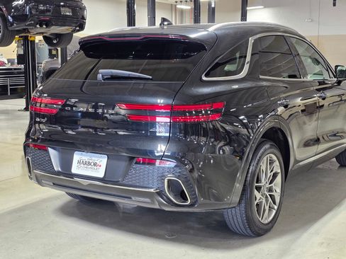 Used 2025 Genesis GV70 2.5T AWD/4WD image 11