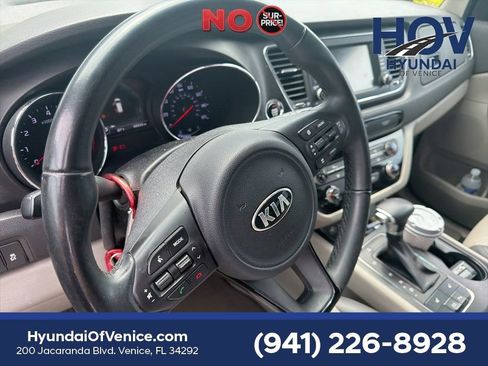 Used 2018 Kia Sedona LX w/ LX Essentials Premium Package FWD image 5