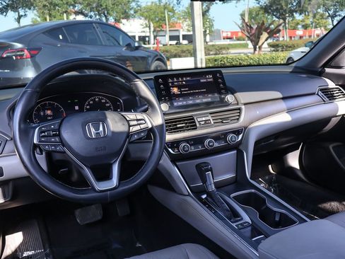 Used 2018 Honda Accord Touring image 29