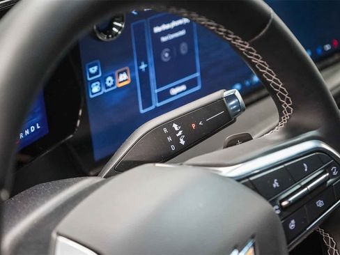 Used 2024 Chevrolet Traverse LT w/ Trailering Package image 23